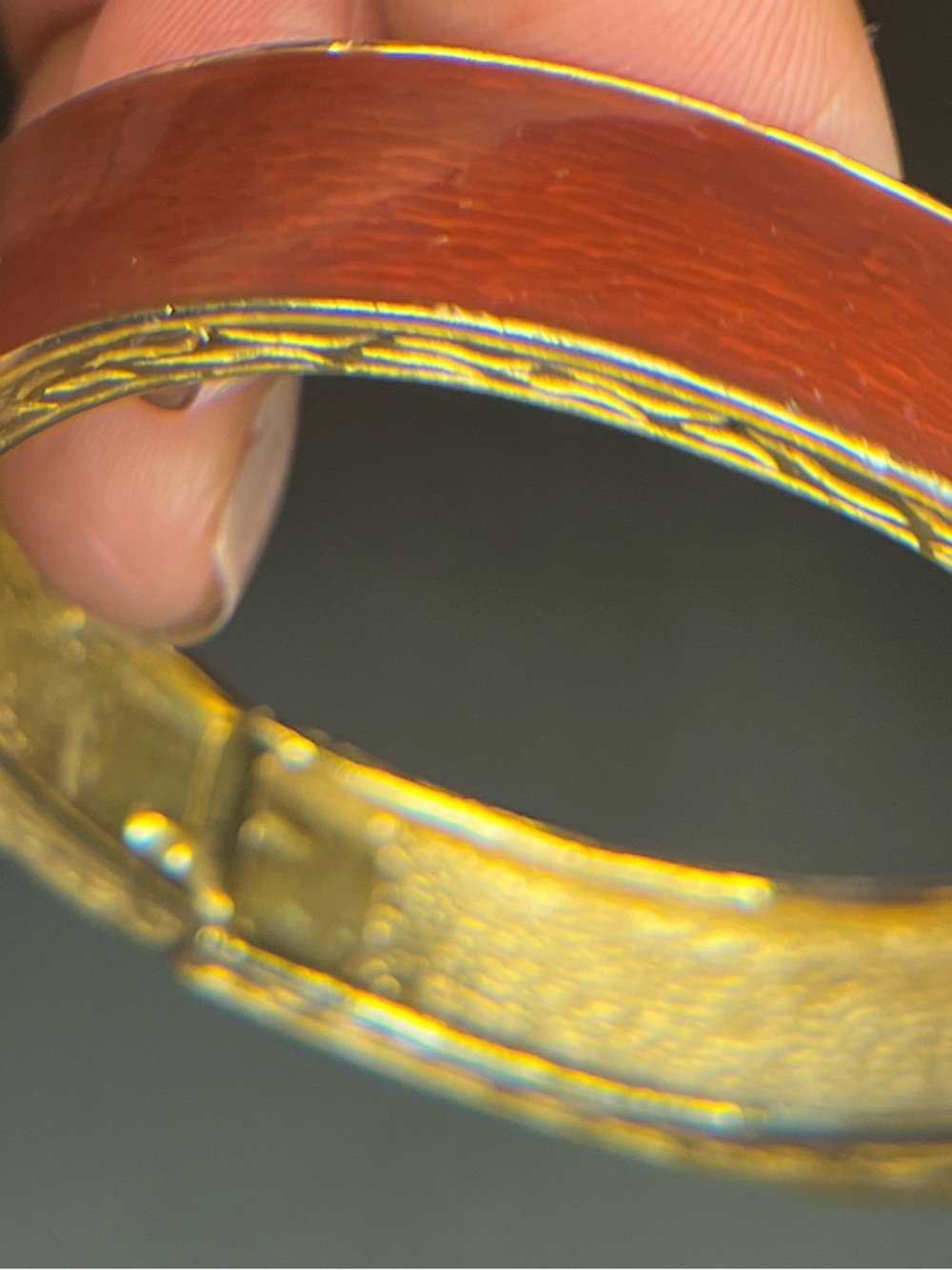 CINER Bracelet Signed Gold-Tone Hinged Clamper Bangle Deep Cherry Red Enamel - Picture 6 of 10